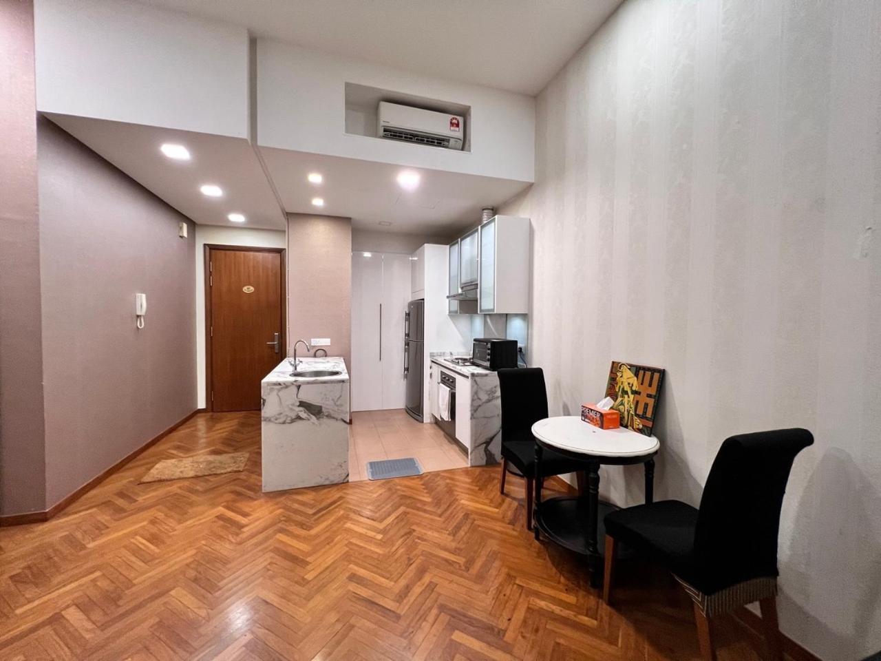 Profolio @ Straits Quay Aparthotel Tanjung Tokong Bagian luar foto