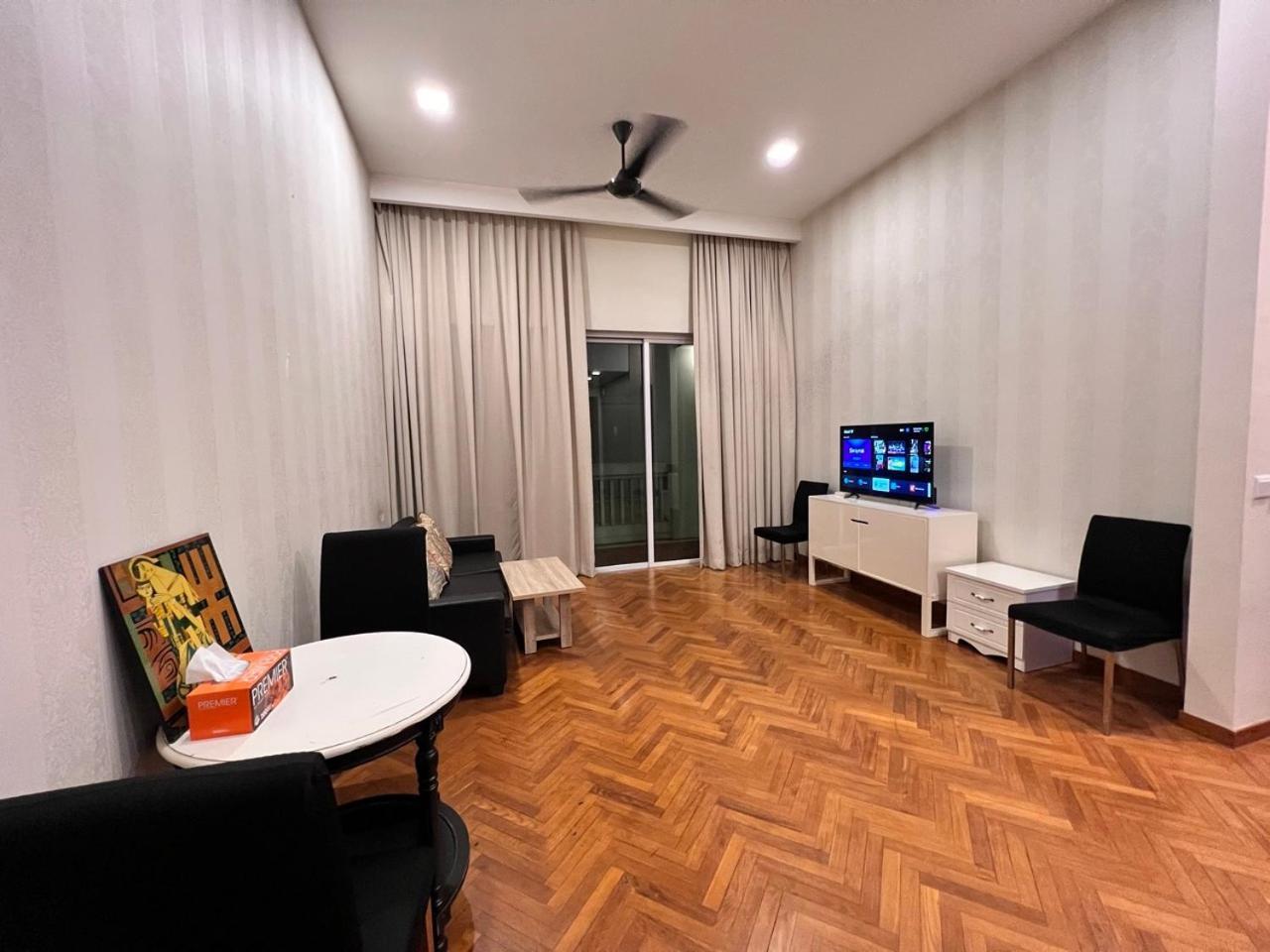 Profolio @ Straits Quay Aparthotel Tanjung Tokong Bagian luar foto
