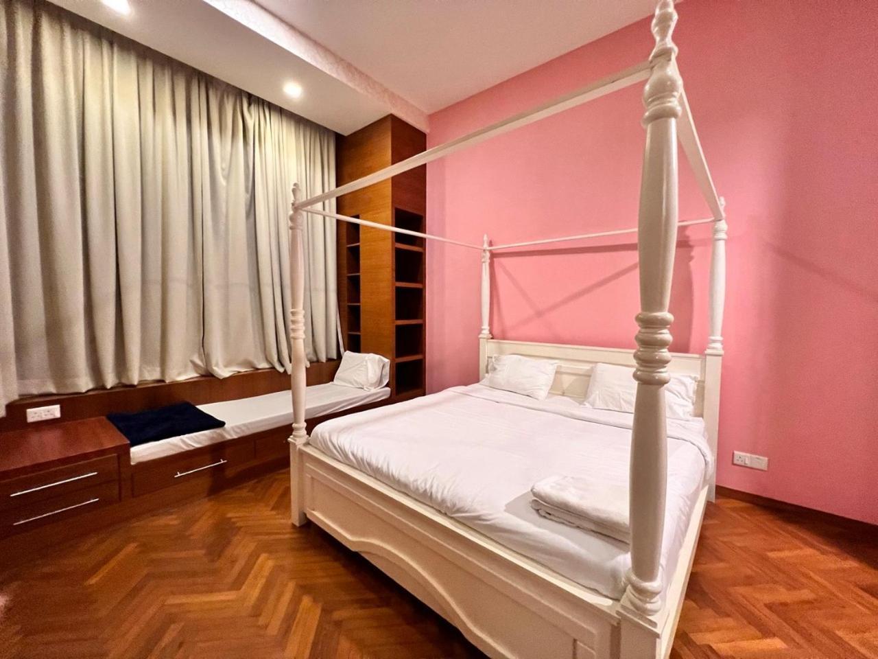 Profolio @ Straits Quay Aparthotel Tanjung Tokong Bagian luar foto