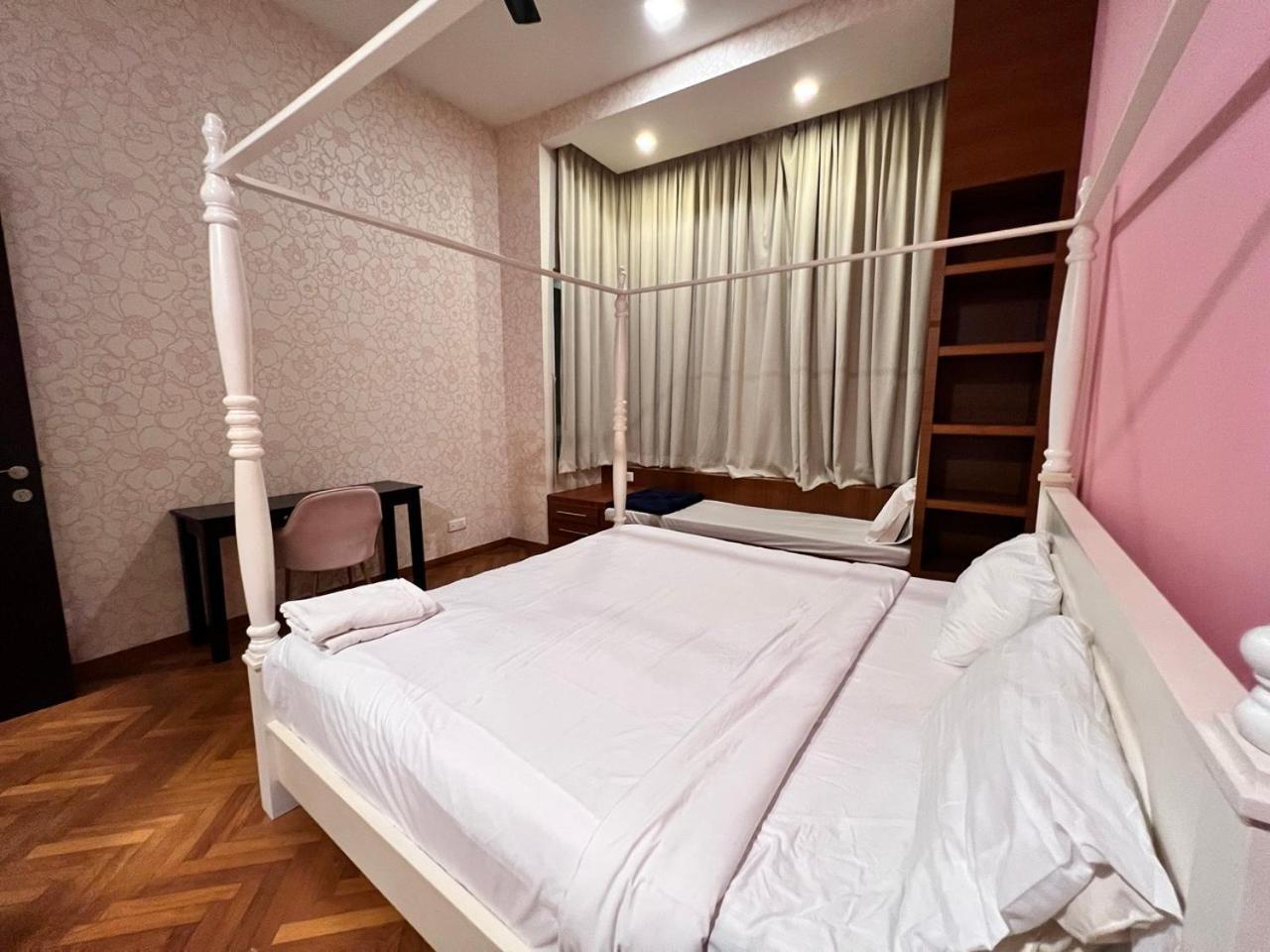 Profolio @ Straits Quay Aparthotel Tanjung Tokong Bagian luar foto