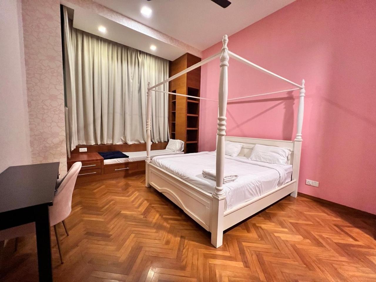 Profolio @ Straits Quay Aparthotel Tanjung Tokong Bagian luar foto