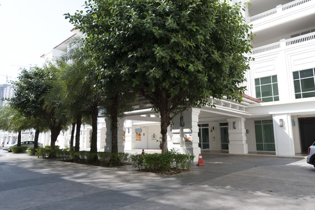 Profolio @ Straits Quay Aparthotel Tanjung Tokong Bagian luar foto