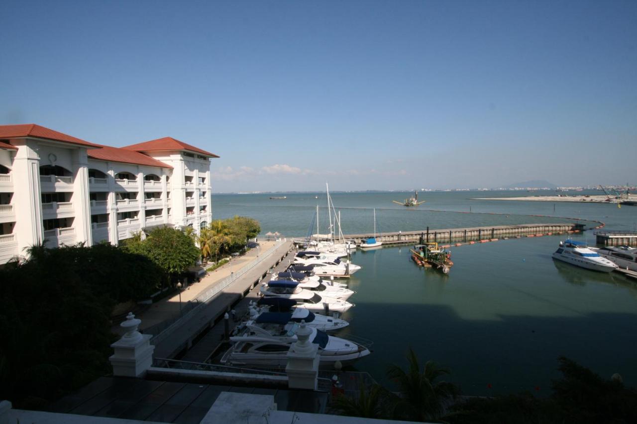 Profolio @ Straits Quay Aparthotel Tanjung Tokong Bagian luar foto