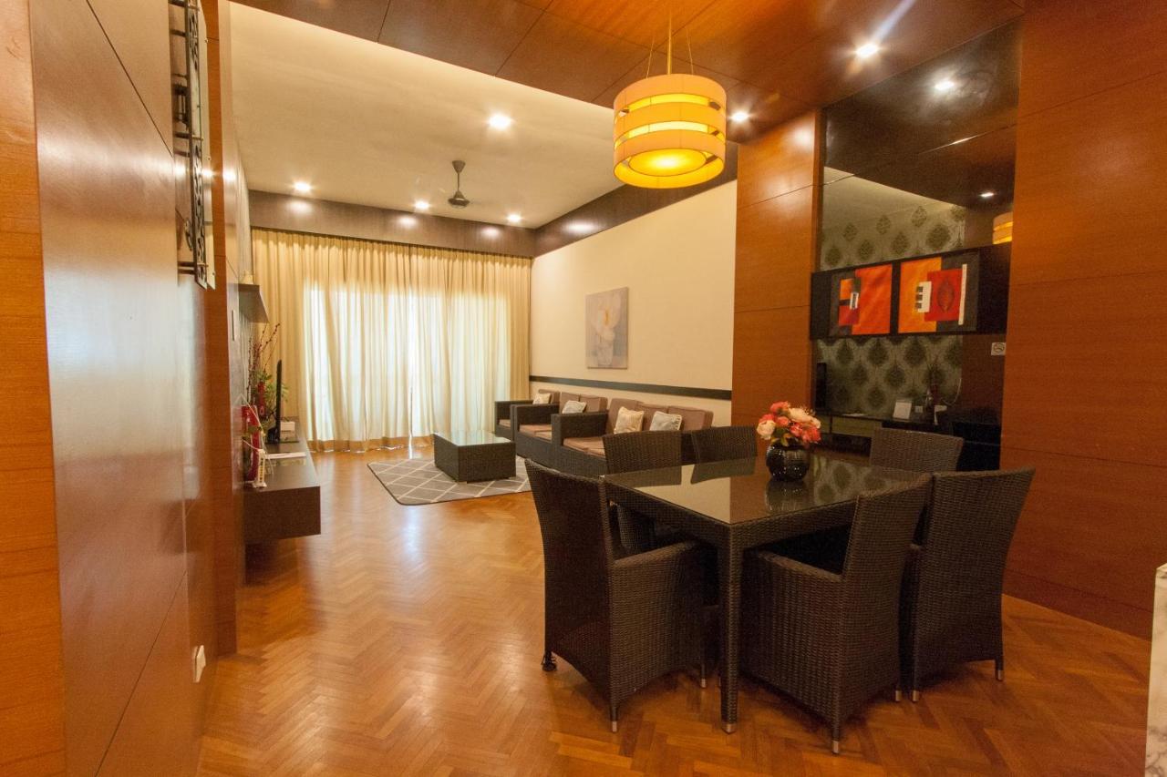 Profolio @ Straits Quay Aparthotel Tanjung Tokong Bagian luar foto