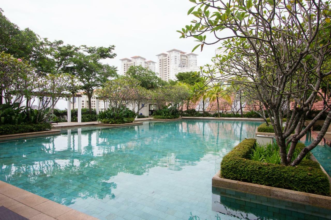 Profolio @ Straits Quay Aparthotel Tanjung Tokong Bagian luar foto